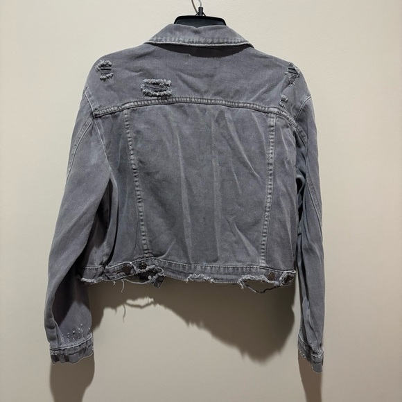 Pants Store Women's Gray Cropped Denim Jacket - Picture 2 of 4